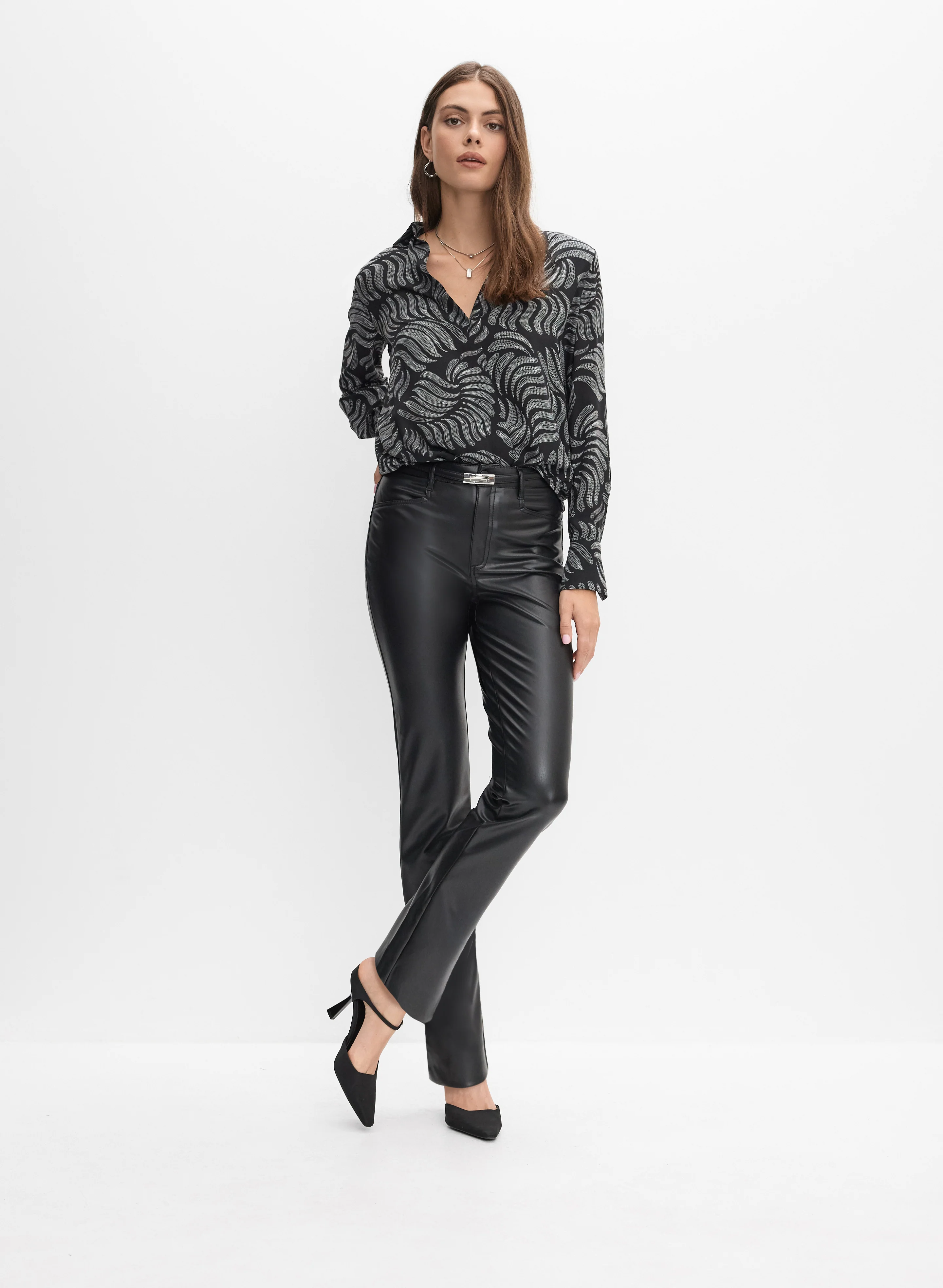 Abstract Leaf Print Blouse - Image 3