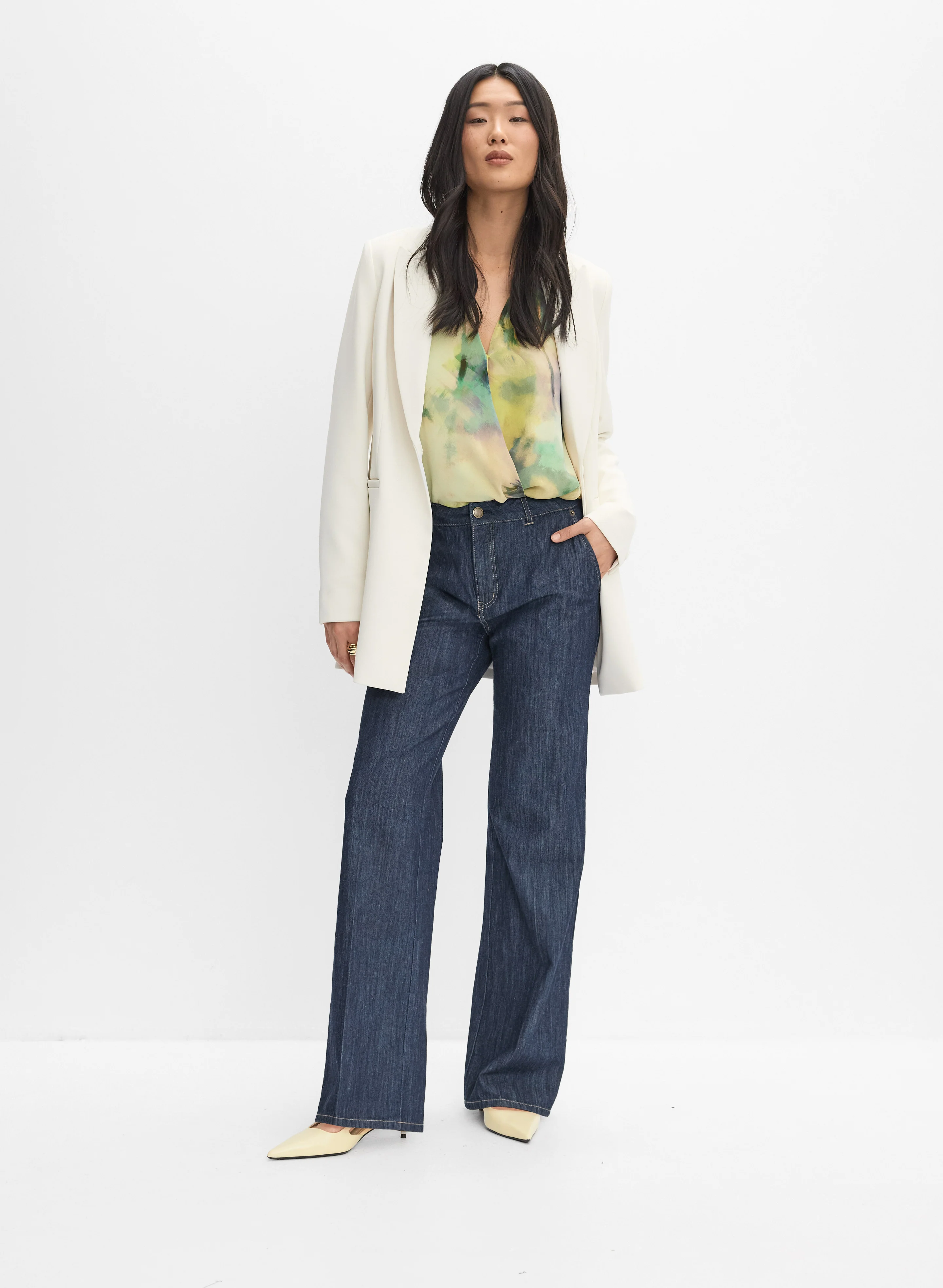Abstract Palm Print Blouse & Mid-Rise Trouser Jeans