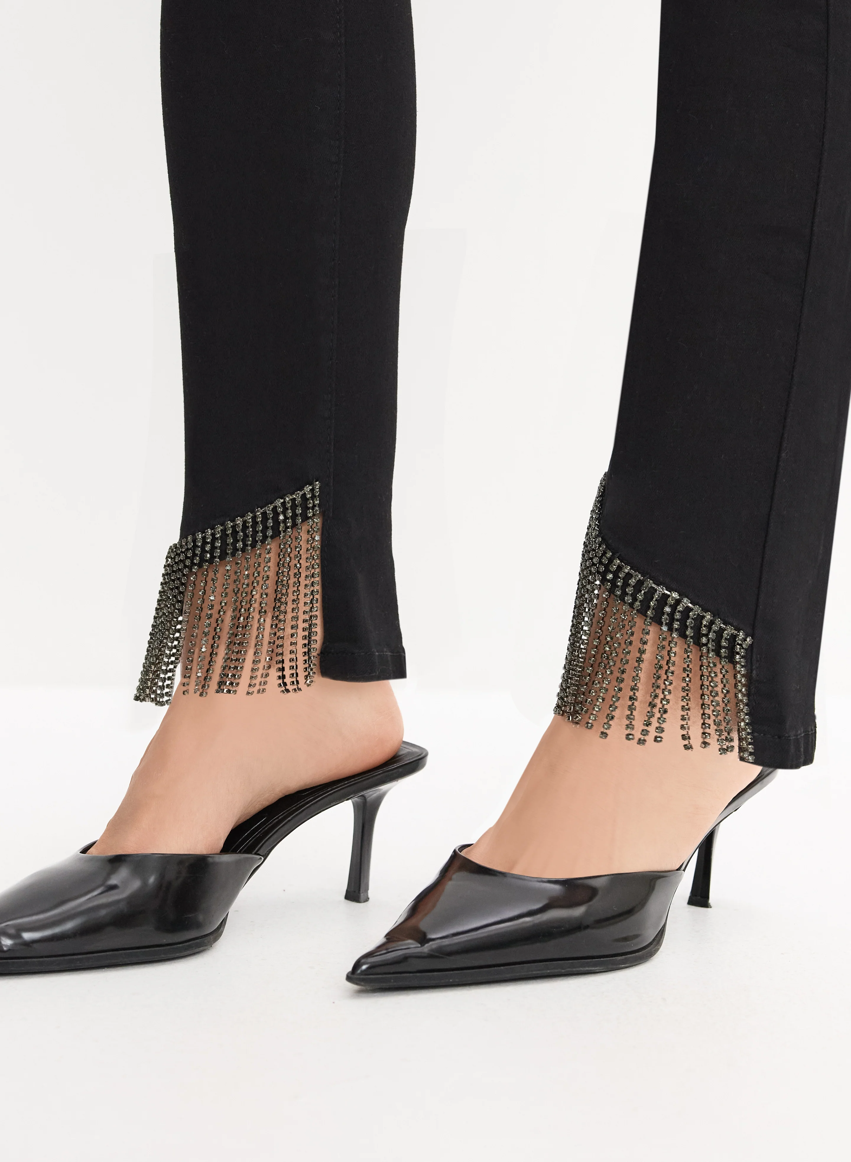 Bias Cut Fringe Hem Jeans - Image 5
