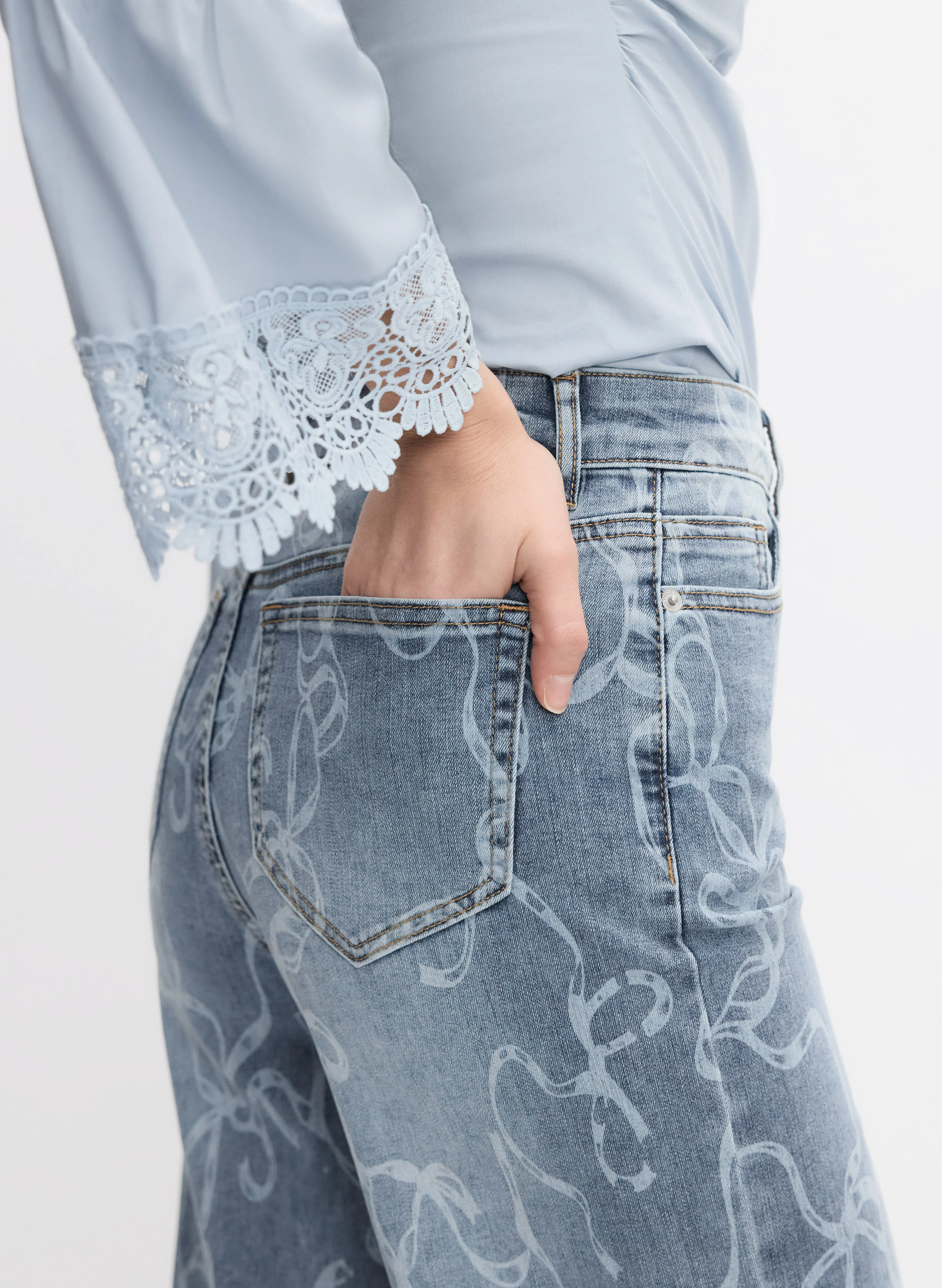 Bow Print Wide-Leg Jeans - Image 5