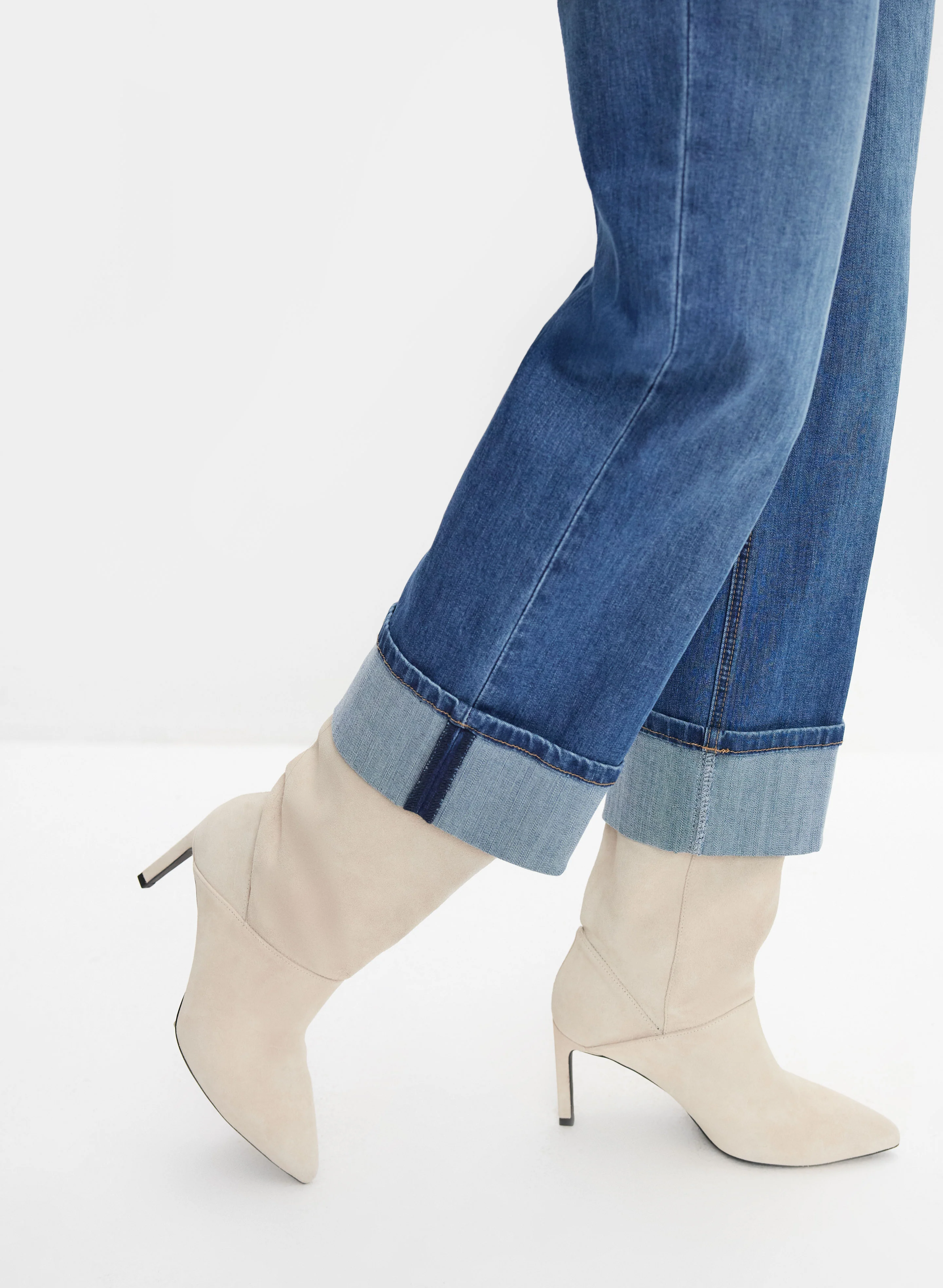 Cuffed Wide-Leg Culotte Jeans - Image 4