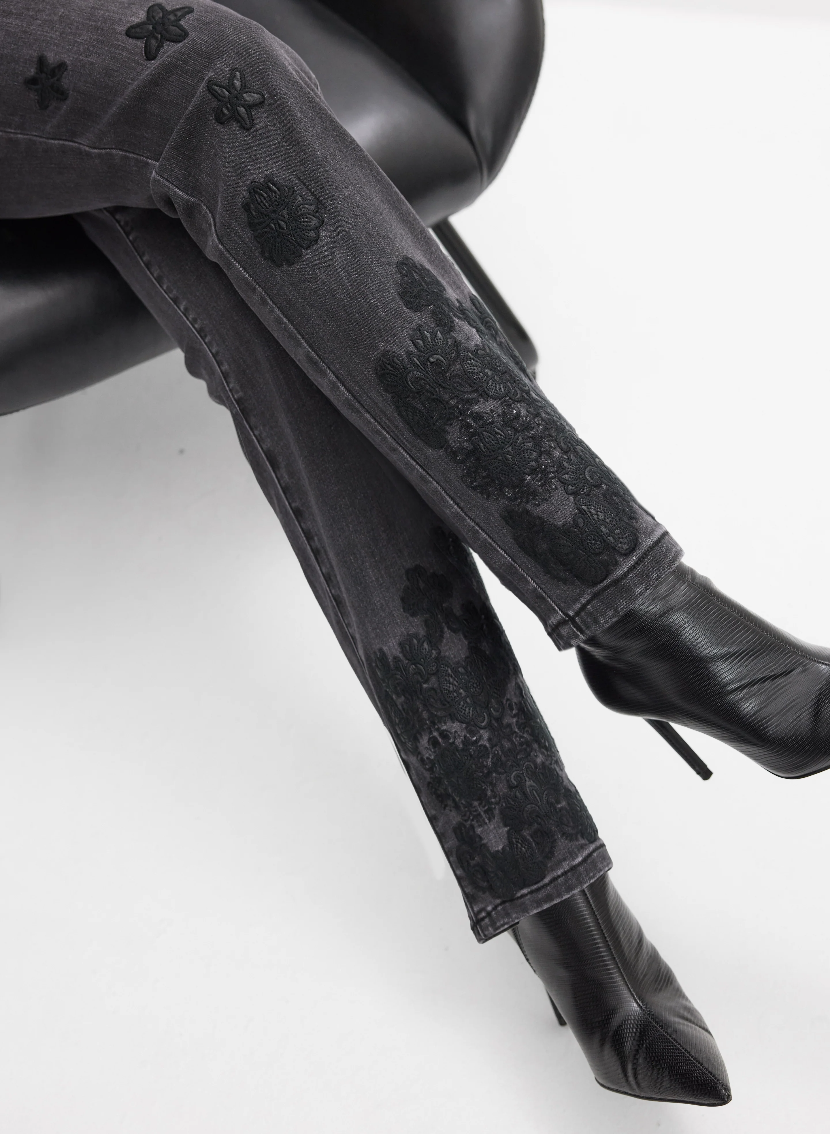Embroidered Straight-Leg Jeans - Image 4