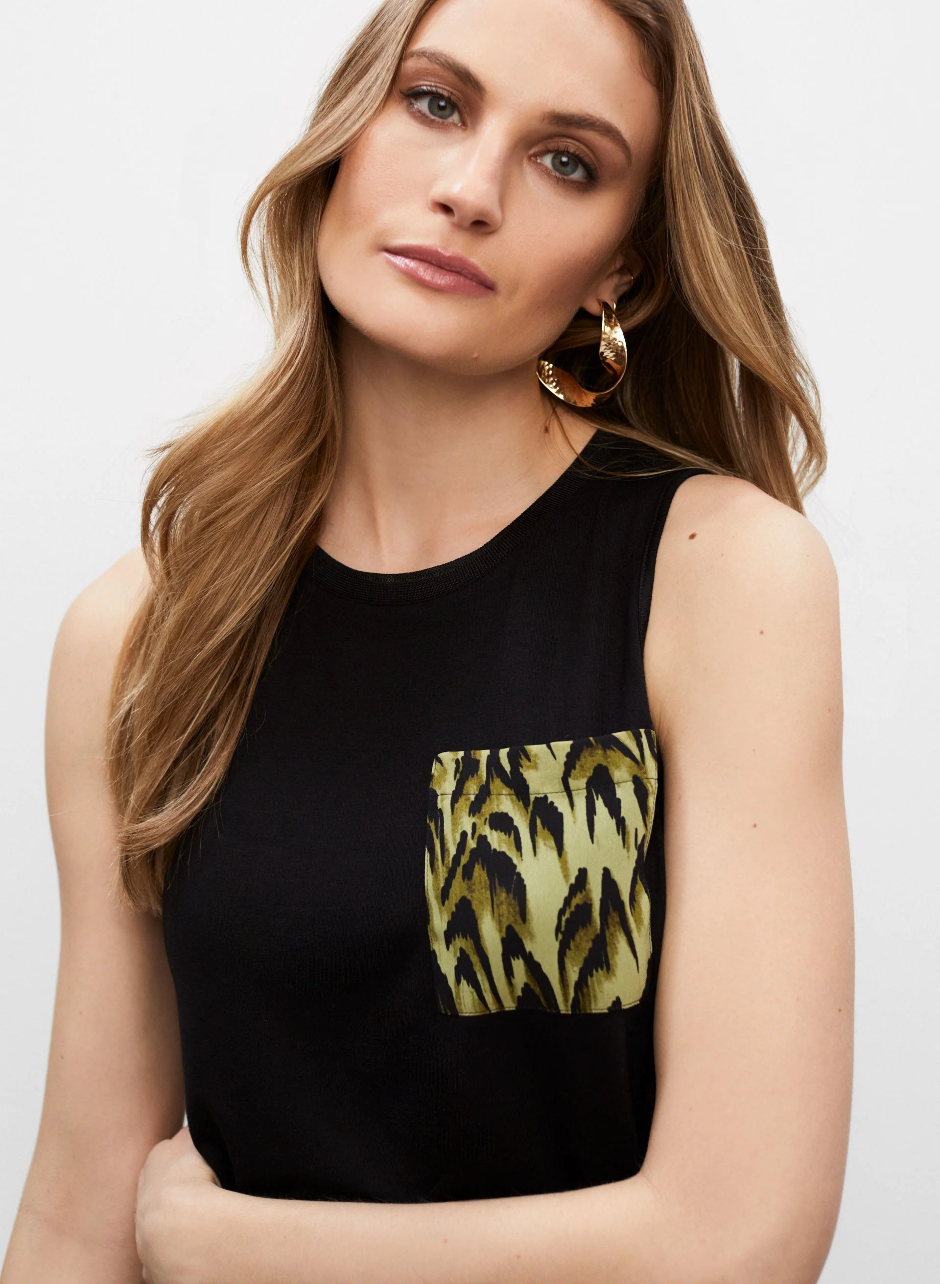 Feather Print Detail Sleeveless Top - Image 3