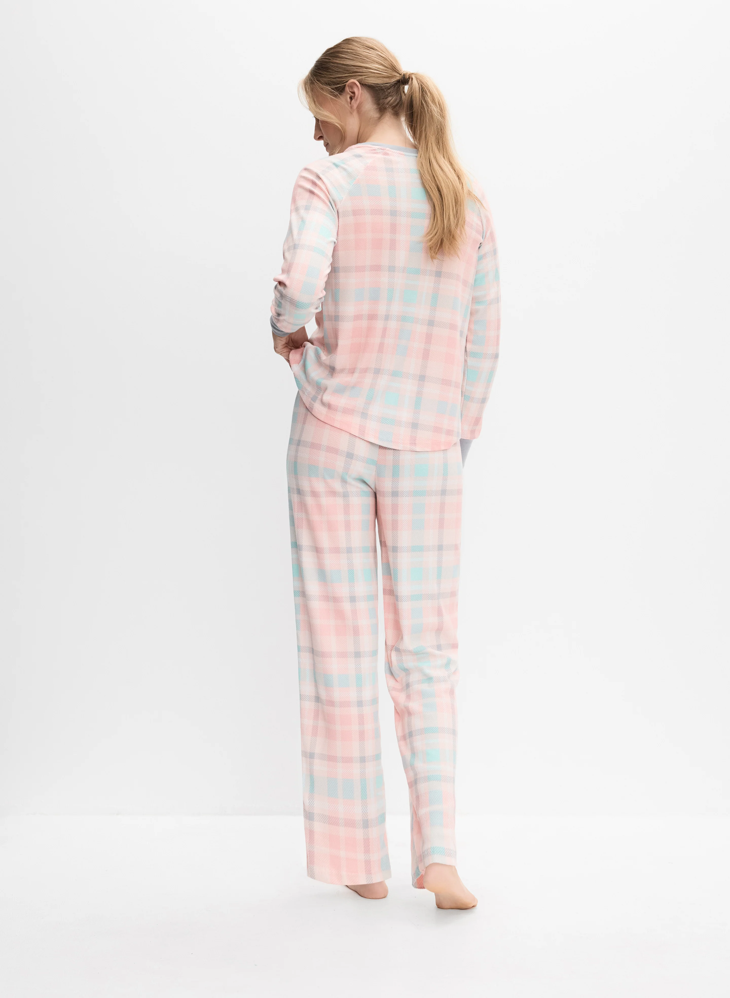 Plaid Print Pyjama Set - Image 5