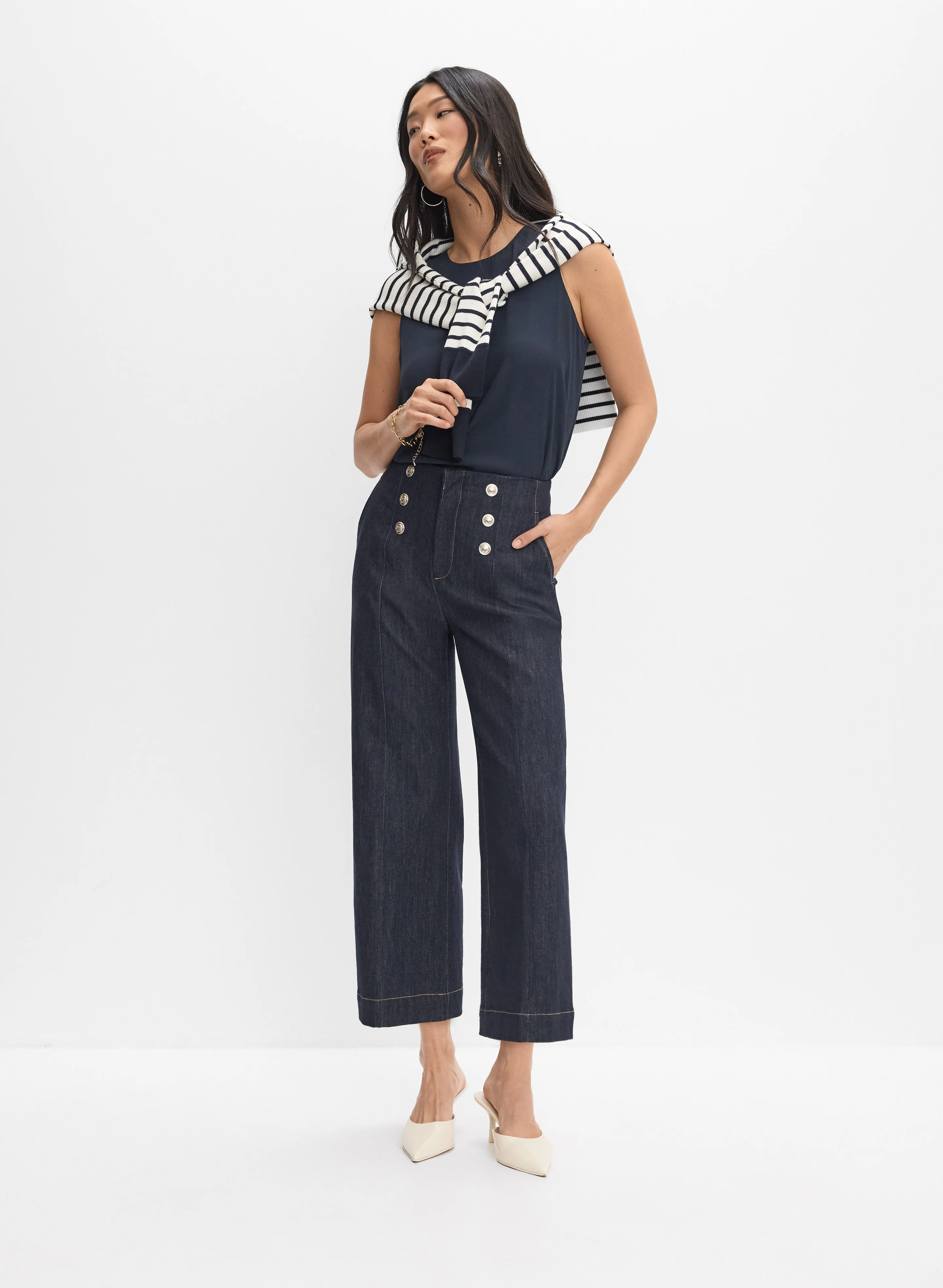 Sleeveless Crepe Blouse - Image 3