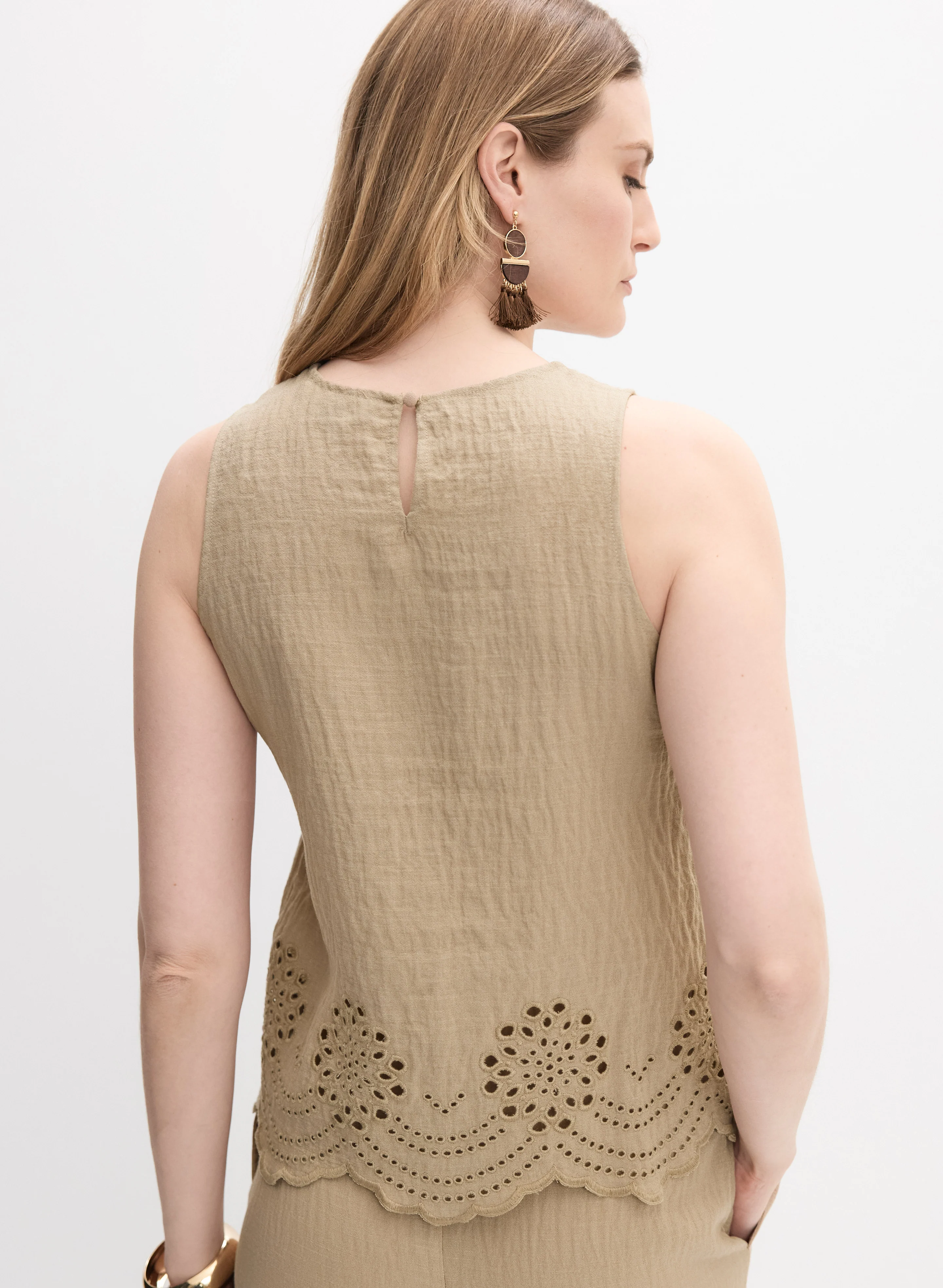 Sleeveless Eyelet Embroidered Blouse - Image 4