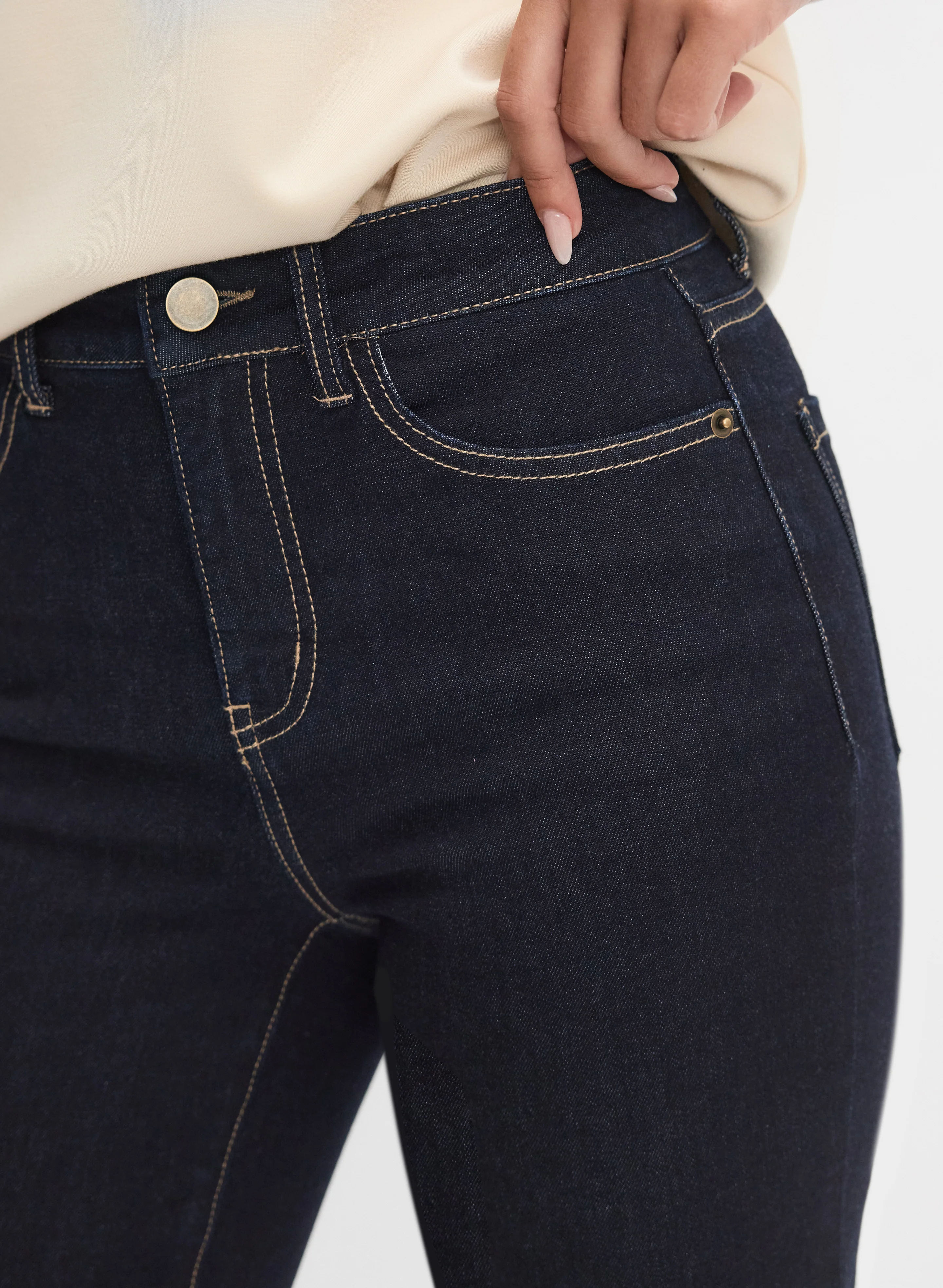 Slim-Leg Jeans - Image 4
