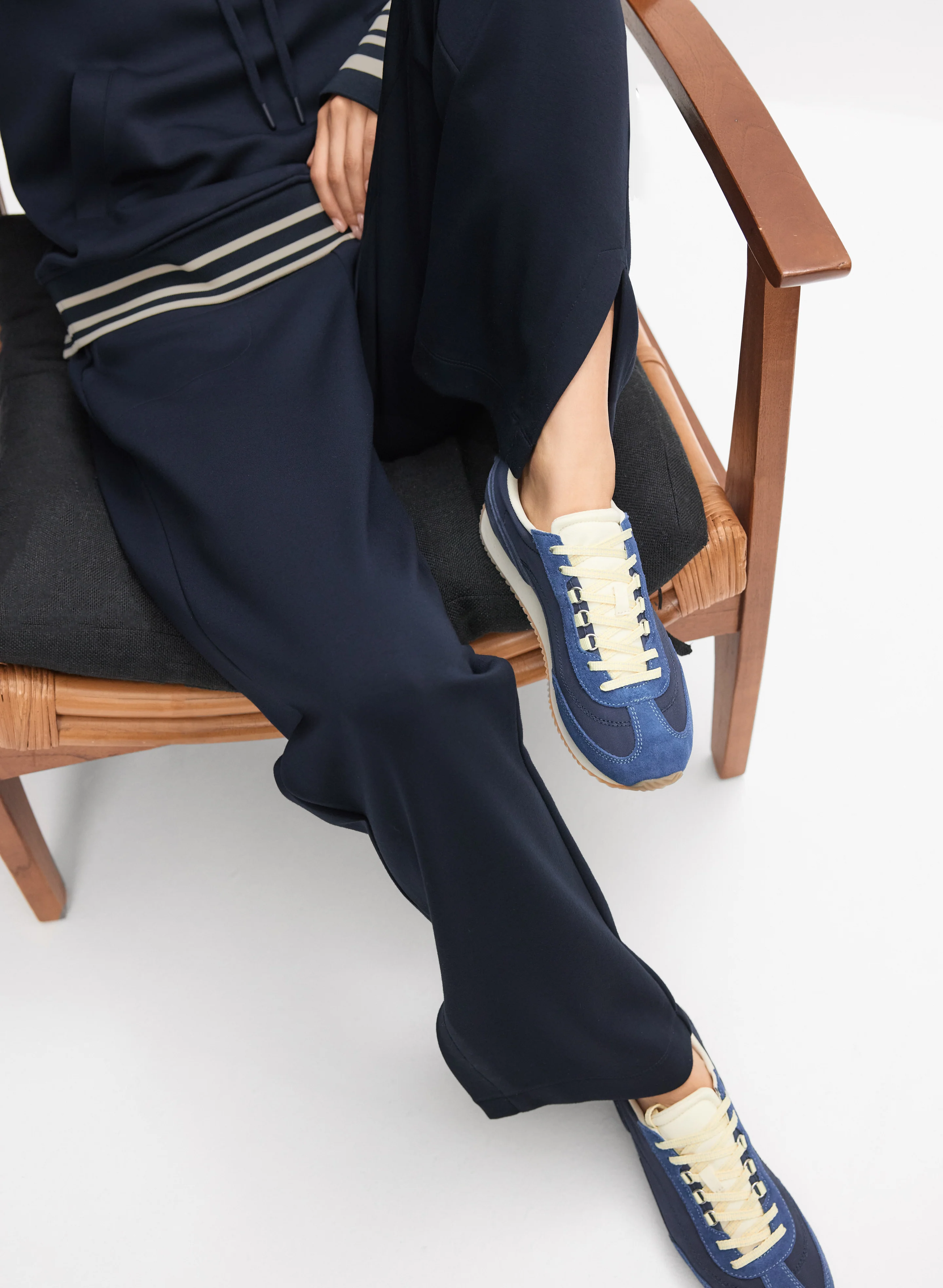 Striped Trim Knit Pants - Image 4