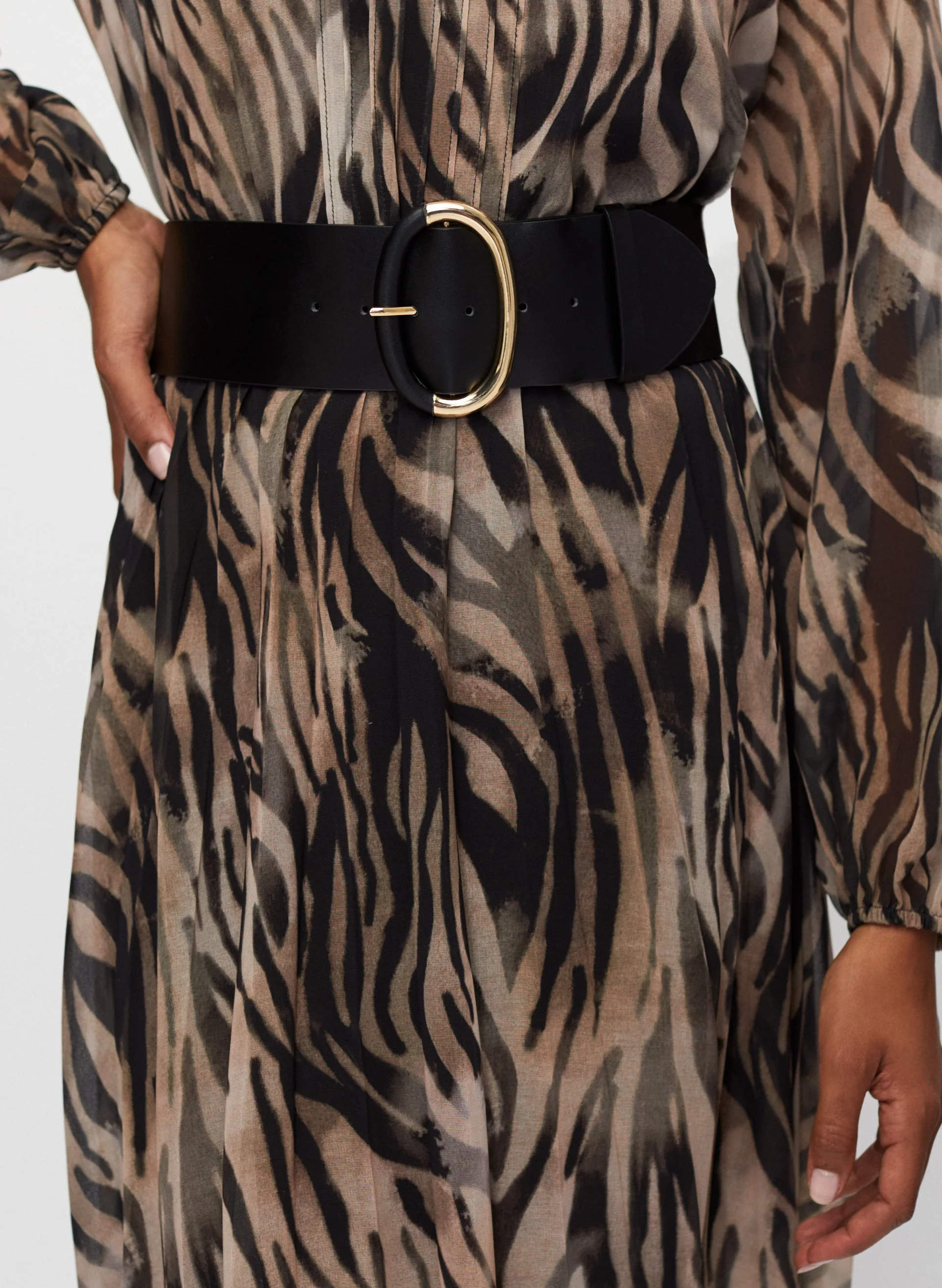 Wide Oval Buckle Belt - Image 2